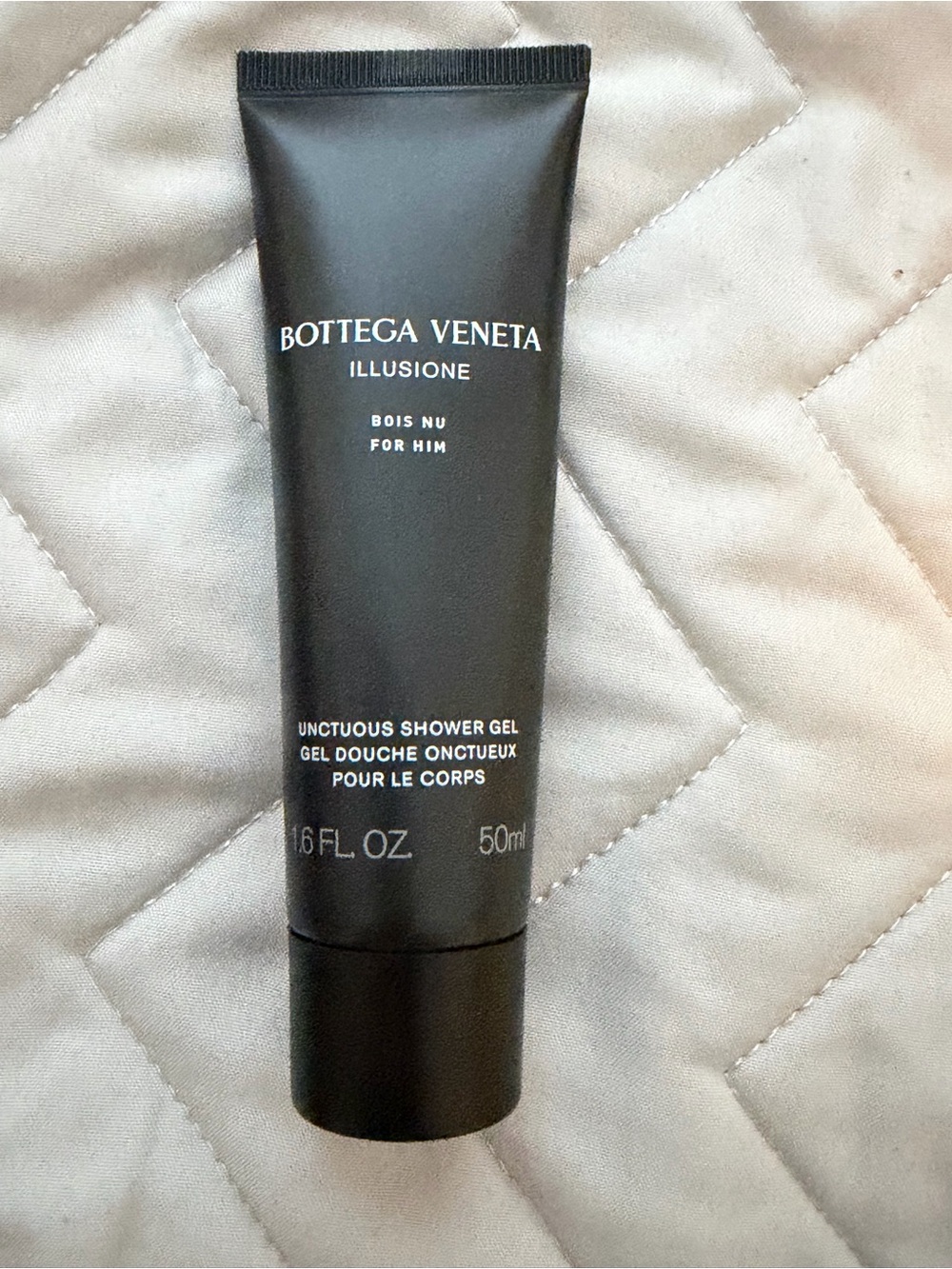 Bottega Veneta Illusione Bois Nu Unctuous Shower Gel — Black